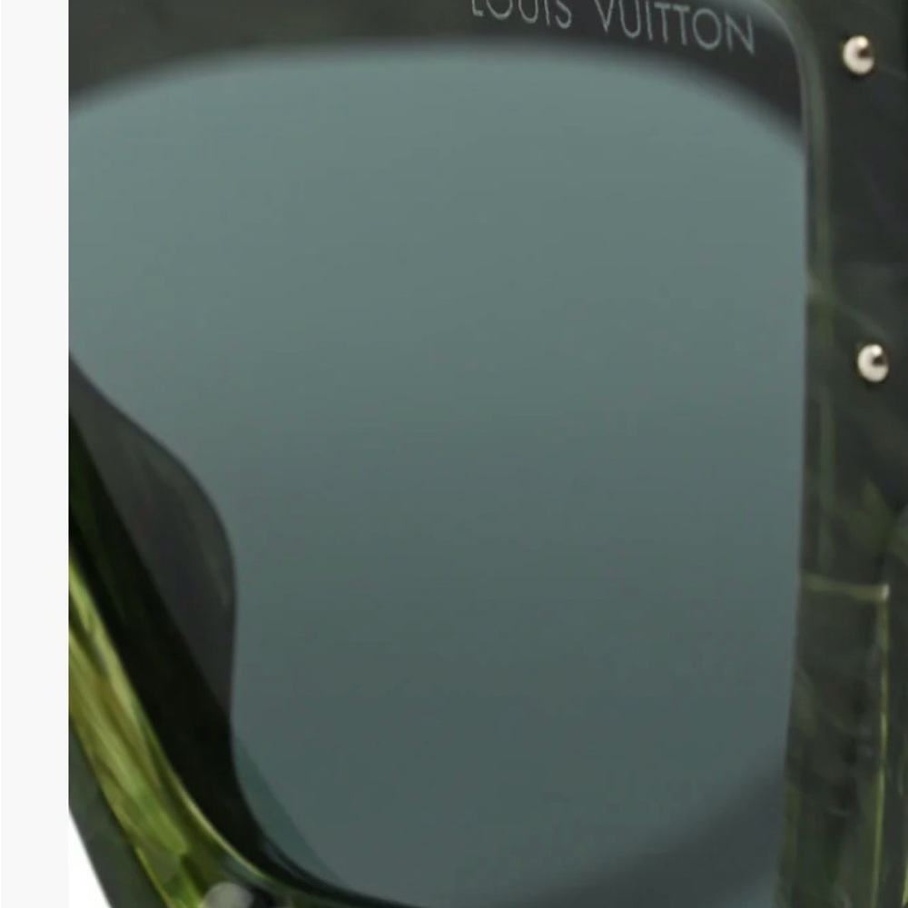 Louis Vuitton Green Sunglasses with Silver Accent - Picture 8 of 8